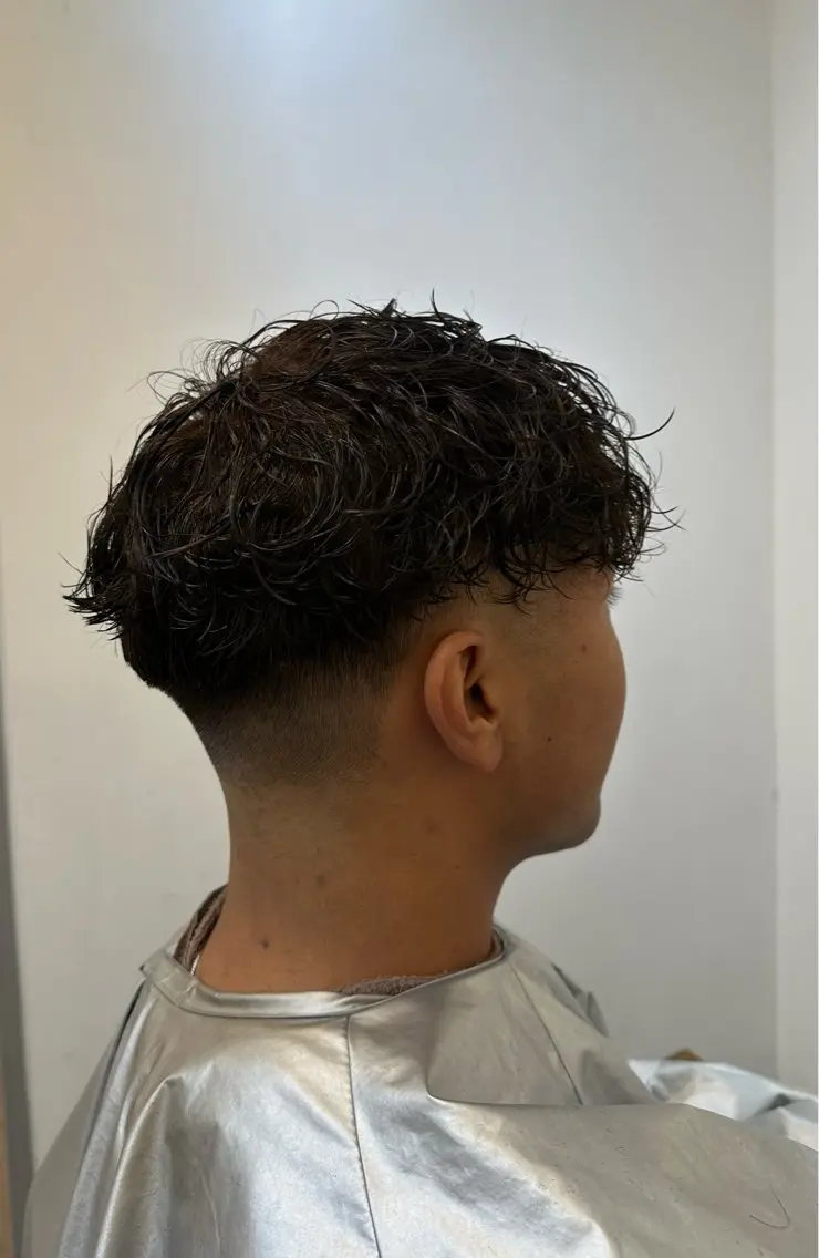 【メンズ全体パーマはこちら♪】カット+スパイラルパーマその他要相談 波巻き不可の写真