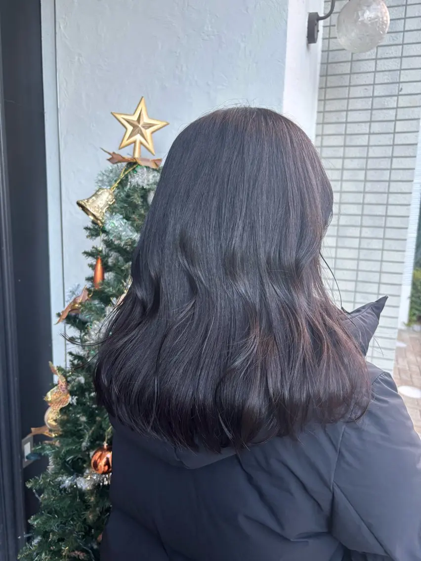 カラー ヘアカラー トリートメント しおり🍬 KOKORO🤍のヘアスタイル