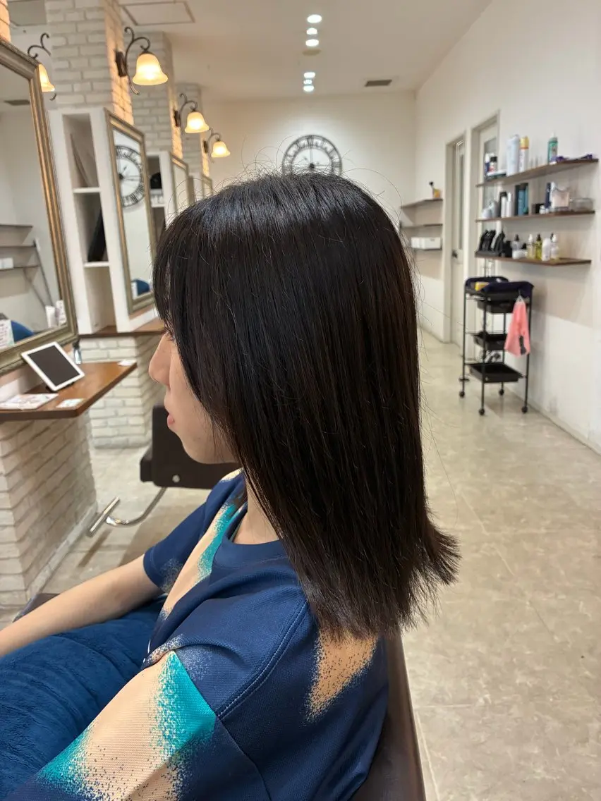 ミディアム 根本 柊のヘアスタイル
