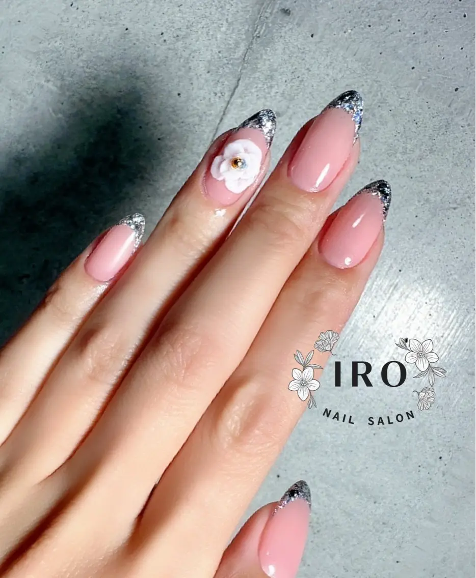 ネイル アートネイル フラワーネイル フレンチネイル ガラスフレンチ NAILSALON IROのネイルデザイン