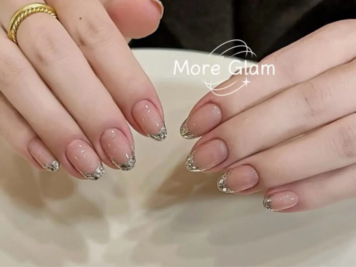 ミディアム ハンドネイル more glam 原宿店のネイルデザイン