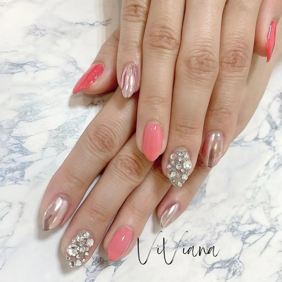 ネイル ミラーネイル ハンドネイル ViViana ｳﾞｨｳﾞｨｱﾅのネイルデザイン
