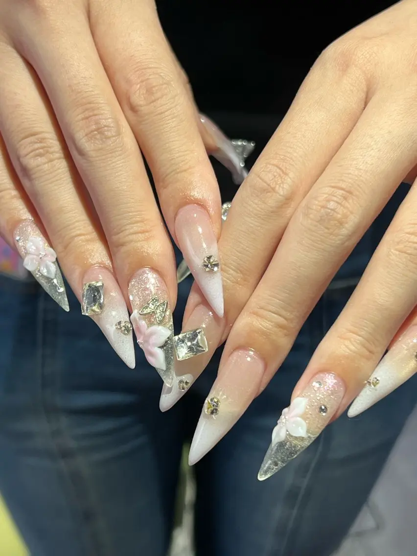 ネイル ハンドネイル フットネイル Hata nail 🎀個性派ニュアンスのネイルデザイン