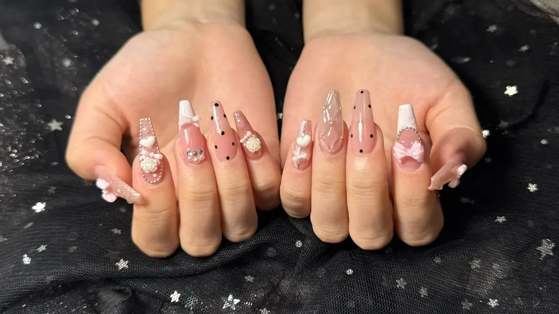 ネイル 成人式 フラッシュネイル フレンチネイル ジェルネイル グラデーション ハンドネイル Rin🧸 Chanのネイルデザイン