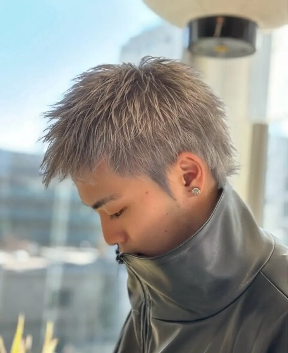 ショート カラー メンズ メンズブリーチ メンズウルフカット ブリーチ シルバー ショートヘア カット ヘアカラー トリートメント 浅草駅徒歩8分/メ ンズ特化/久保 歩夢のヘアスタイル