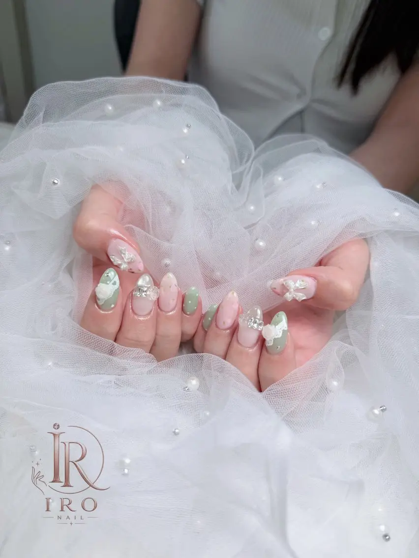 ネイル ハンドネイル IRO Nail Studioのネイルデザイン