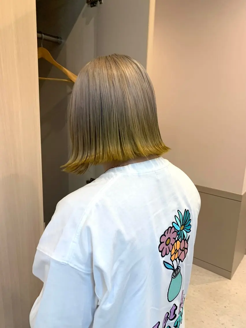 ショート イエローカラー rio .のヘアスタイル