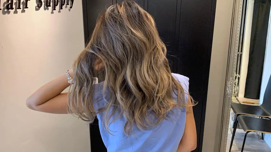 セミロング レイヤーカット YUSUKE レイヤーカットカラーのヘアスタイル