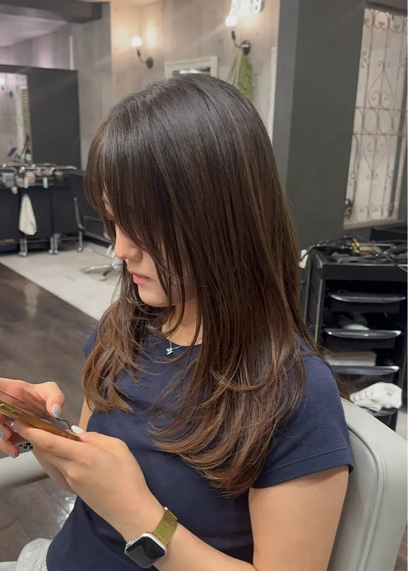 ロング レイヤーカット特化 💜SARIのヘアスタイル