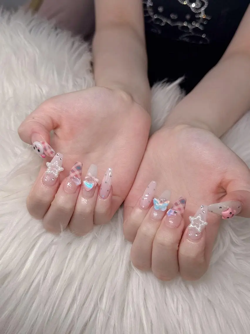 ネイル Lee Nailsのネイルデザイン
