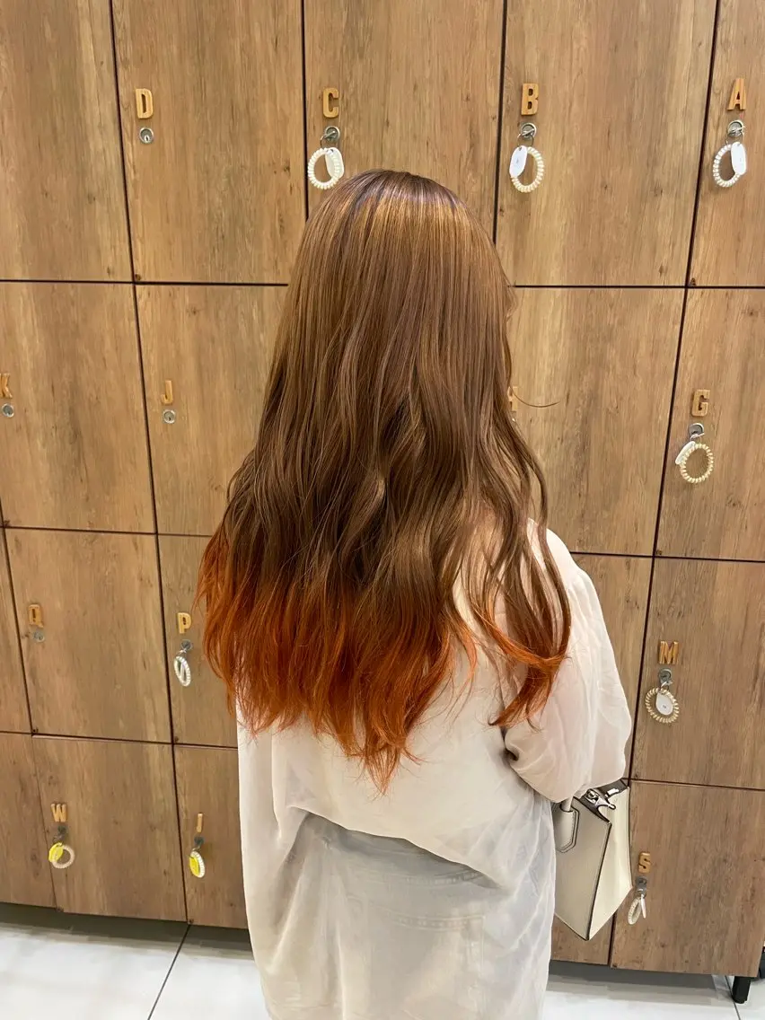 ロング 透明感color吉田 沙羅のヘアスタイル