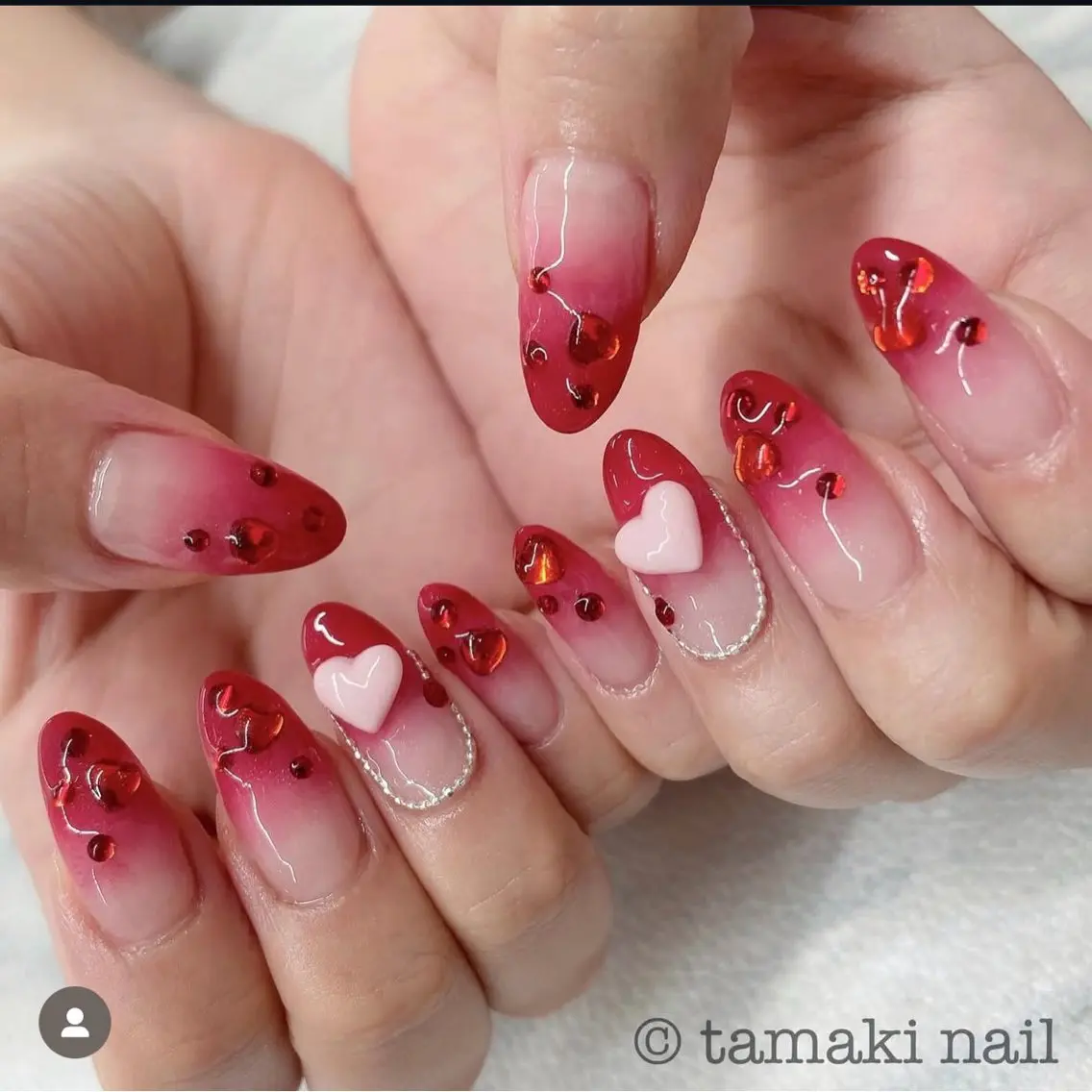 ネイル アートネイル ジェルネイル キラキラネイル 持ち込み MAYME TAMAKIのネイルデザイン