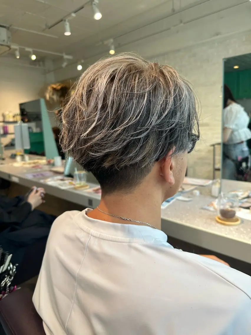 ミディアム ハイライト カット ヘアカラー 🍀毎日を嬉しくse ru全ておまかせ🍀のヘアスタイル