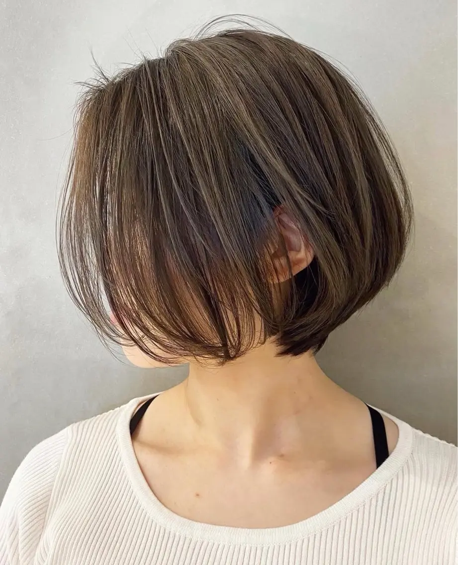 ミディアム 三浦 れいやのヘアスタイル