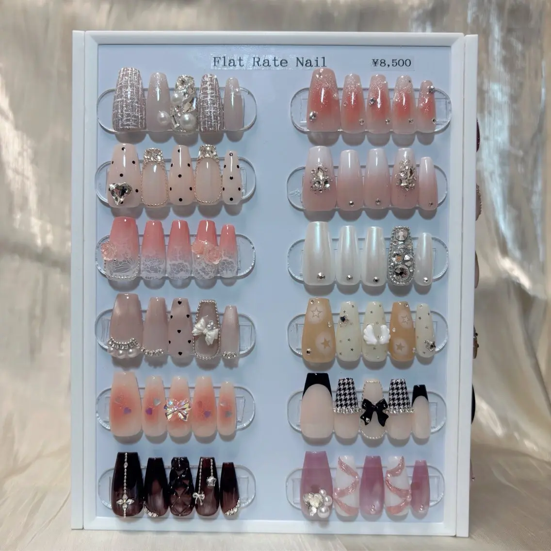 ネイル ハンドネイル nailroom DIASOMNIAのネイルデザイン