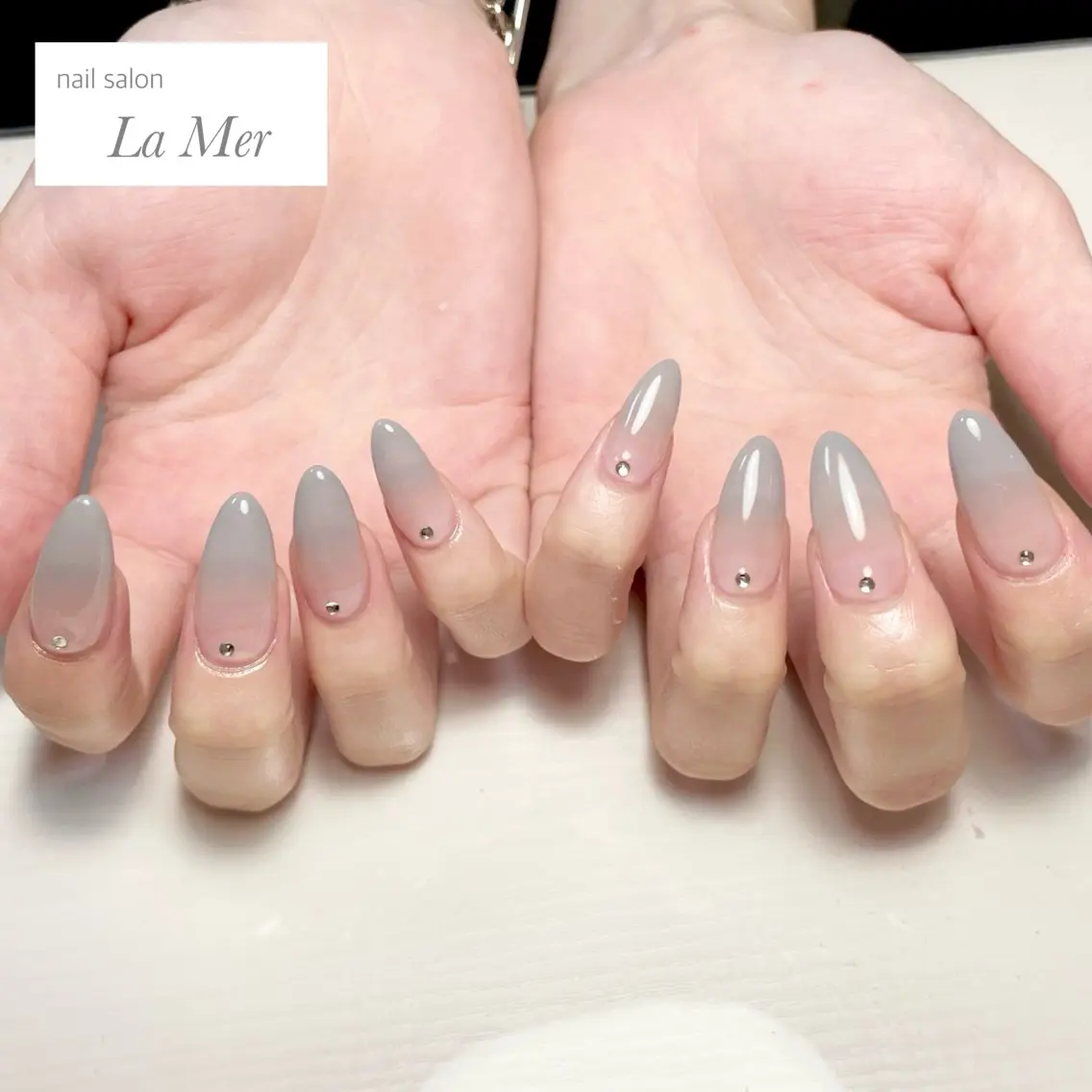 ネイル カジュアル 長さ出し グラデーション ロングネイル シンプルネイル ハンドネイル nailsalon La Merのネイルデザイン