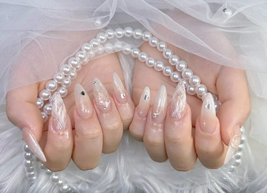 ネイル アートネイル オーロラネイル チークネイル 長さ出し フットネイル Miya _nailのネイルデザイン