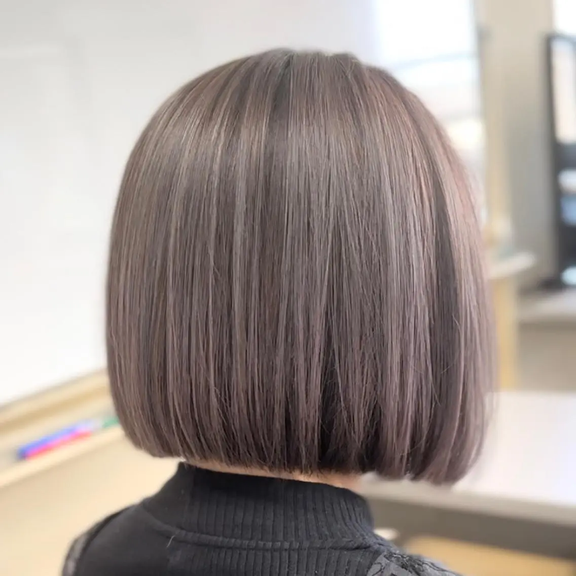 ショート カラー バレイヤージュ ボブ レイヤーカット 小川 修平のヘアスタイル