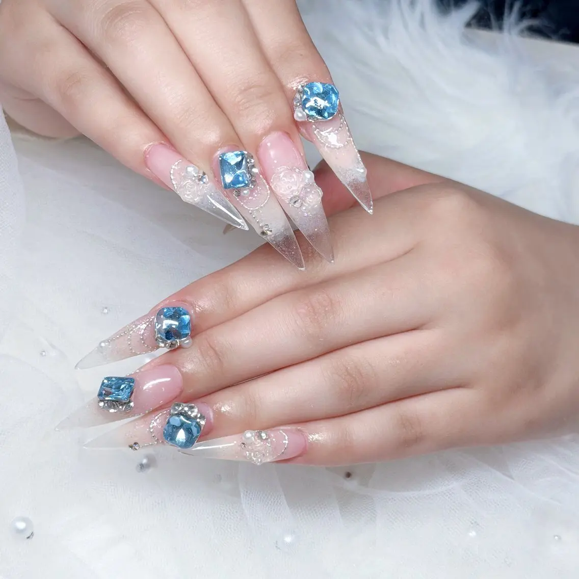 ネイル ハンドネイル &ME Mikoのネイルデザイン