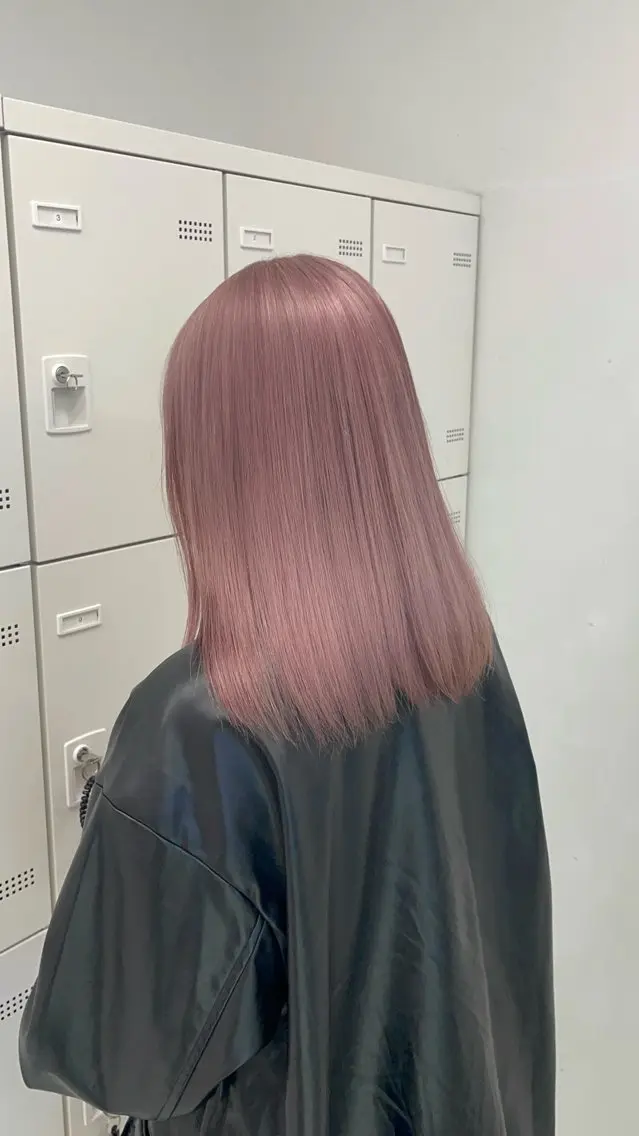 ミディアム カラー ヘアアレンジ ピンクカラー ヘアカラー トリートメント 韓国レイヤーカット /韓国トレンドカラーのヘアスタイル