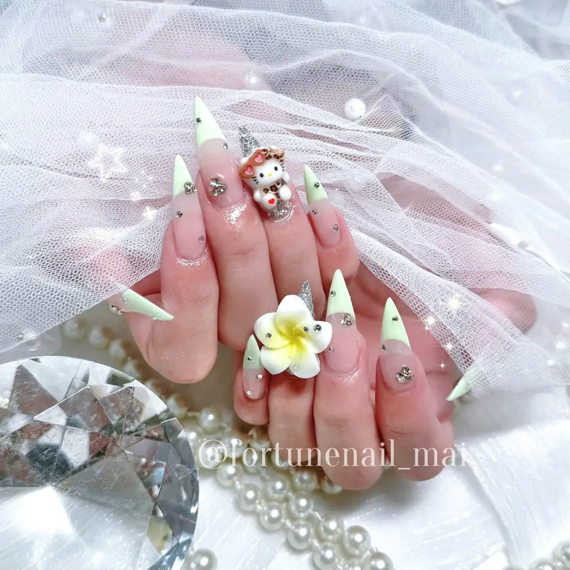 ネイル フレンチネイル グリーン ハンドネイル 🎀Mai 🎀✩.のネイルデザイン