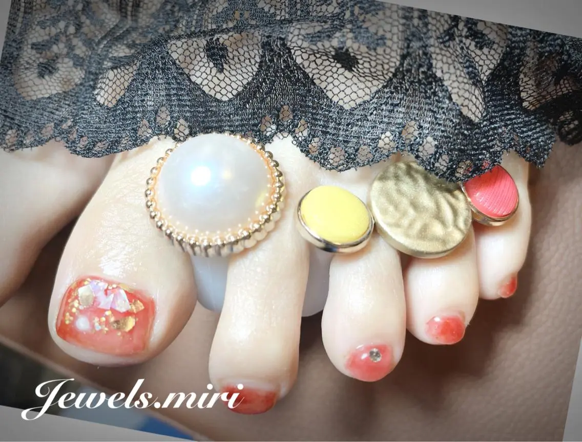 ネイル アートネイル フットネイル ジェルネイル キラキラネイル 大理石ネイル(マーブル) ネイルサロン Jewels Mのネイルデザイン