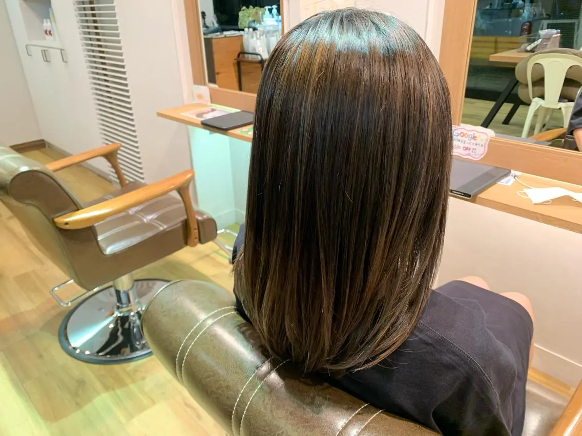 ロング カラー グレージュ ツキダテ ユイのヘアスタイル