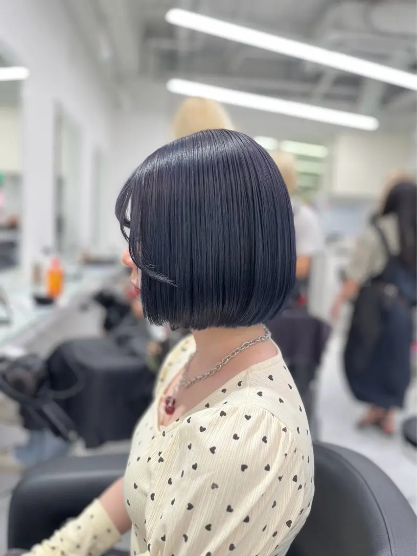 ショート カラー ヘアアレンジ カット トリートメント ヘアセット 縮毛矯正🤍 ボブ/ HIKARIのヘアスタイル