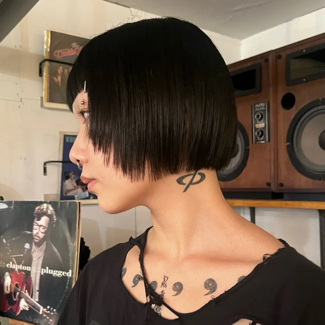 ショート 切りっぱなしボブ ボブ 伸ばしかけ ショートヘア レイヤー/ベージュ mikuのヘアスタイル