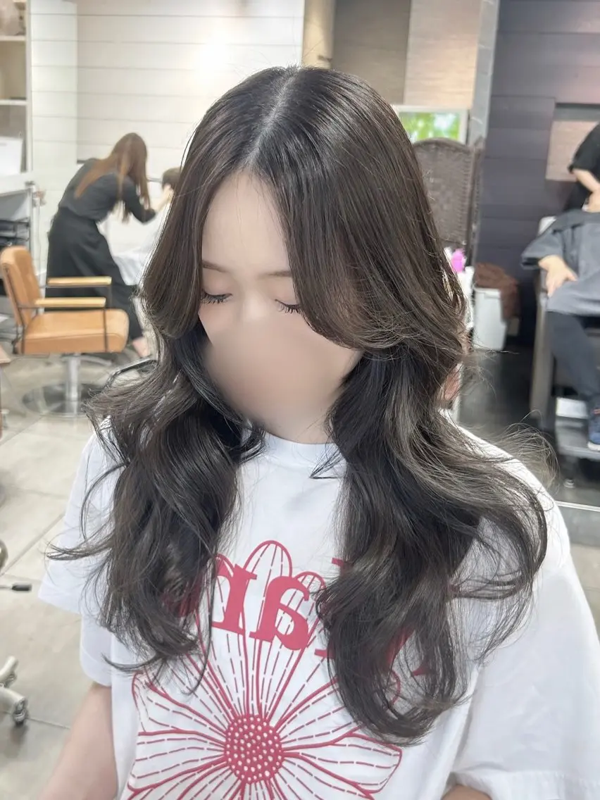 ロング ハイライト ロング カット ヘアカラー レイヤー/艶髪カラー 森本くるみのヘアスタイル