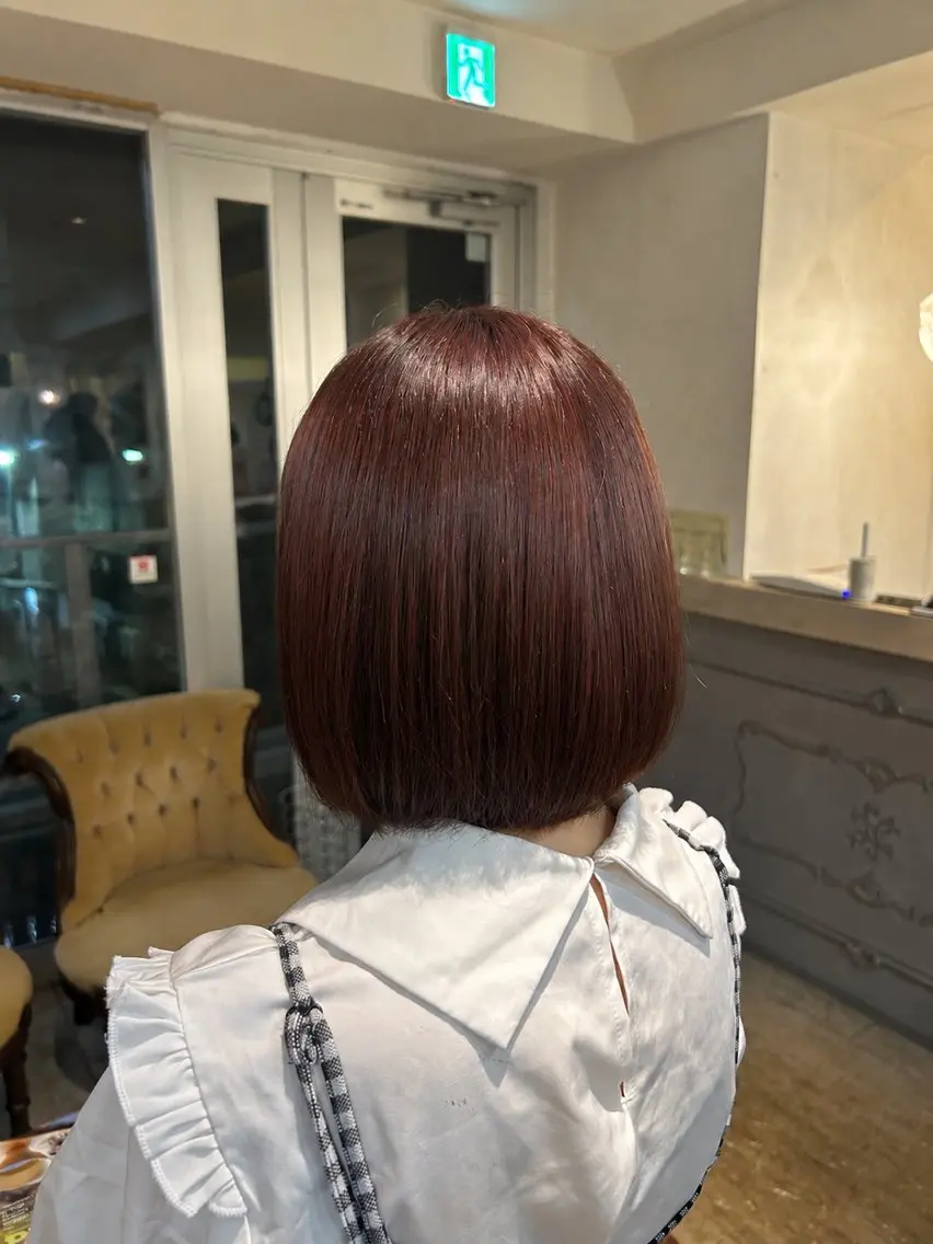 ミディアム カラー ボブ VIOLLA RENAのヘアスタイル