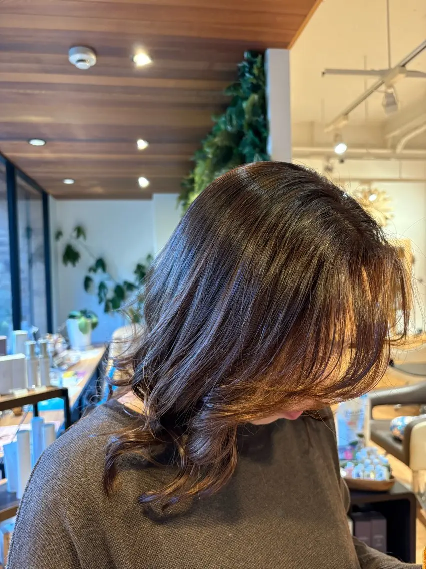 セミロング カラー ヘアアレンジ ブラウンカラー 縮毛矯正 ヘアーアンベリール ことねのヘアスタイル
