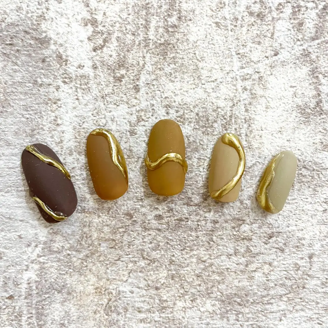 ネイル Tiary Nail Fのネイルデザイン