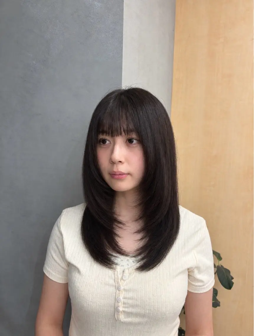 ロング レイヤーカット yumeka／ レディースカットのヘアスタイル