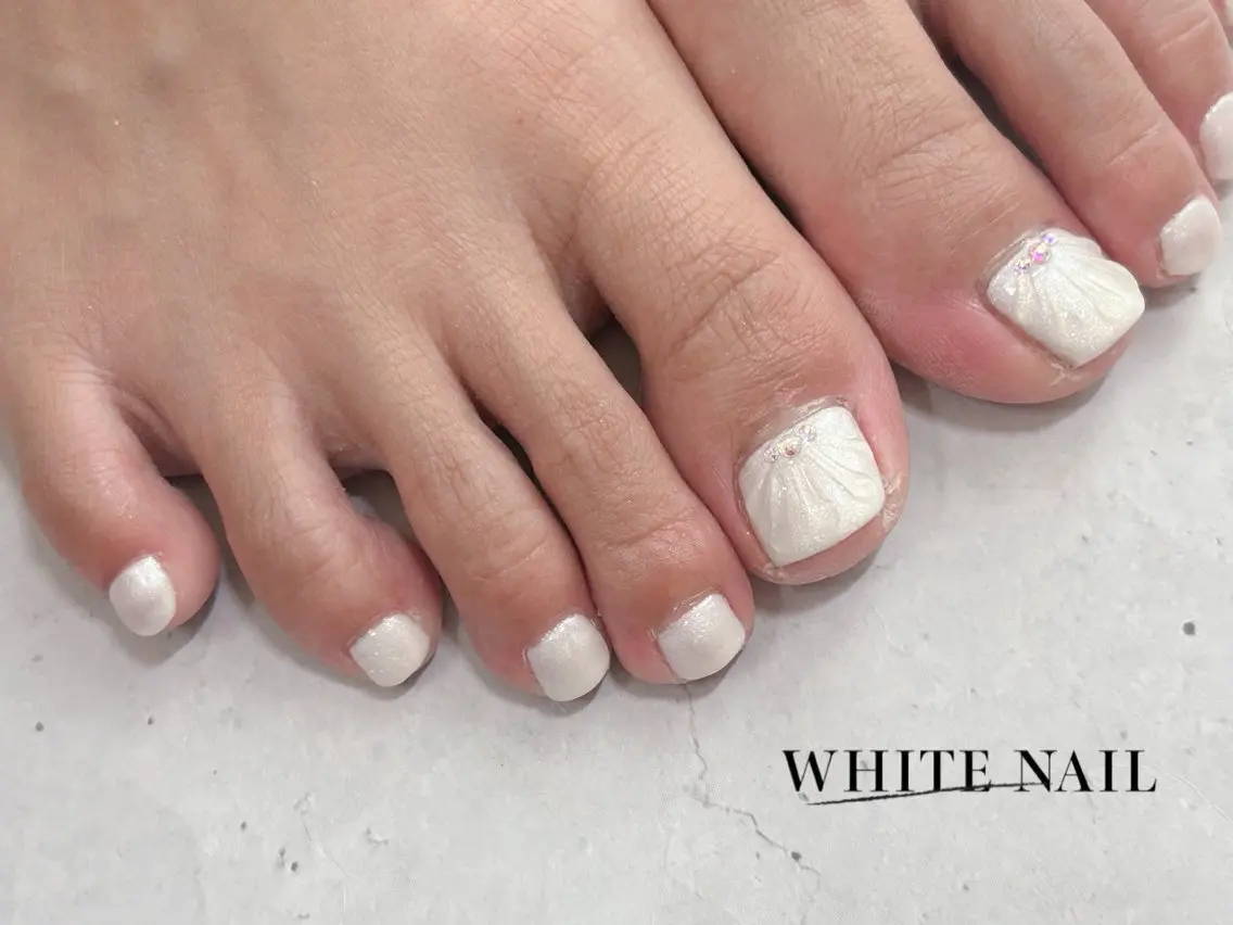 ネイル フットネイル WHITE NAIL ホワイトネイルのネイルデザイン