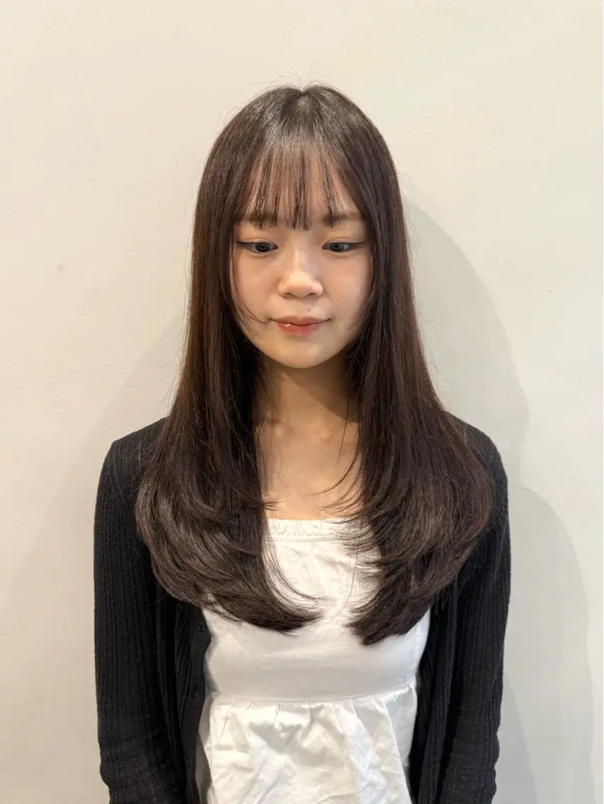 ロング カラー レイヤーカット やました もえかのヘアスタイル