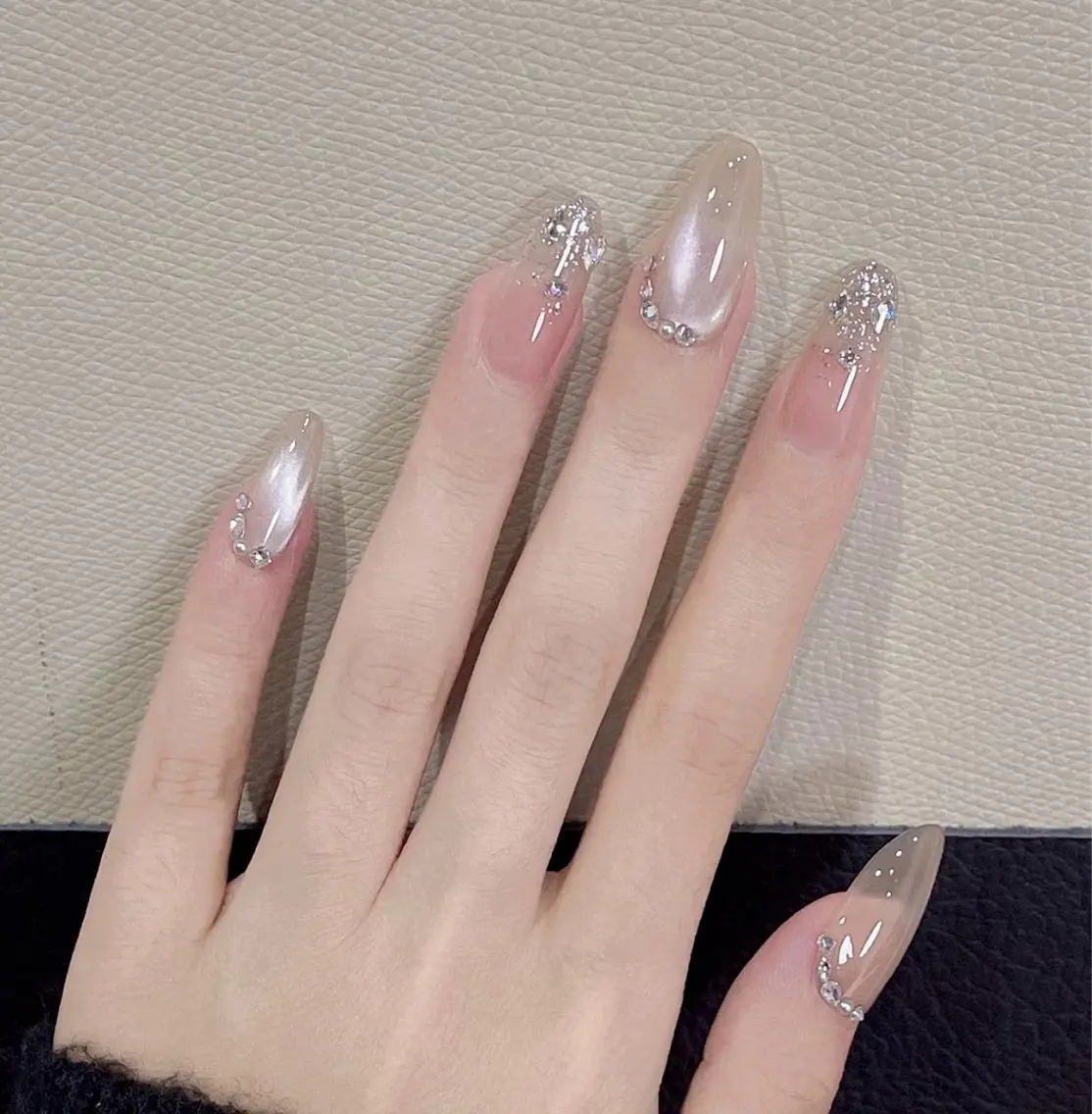 ネイル 長さ出し 夏ネイル ハンドネイル 朝倉 澪のネイルデザイン