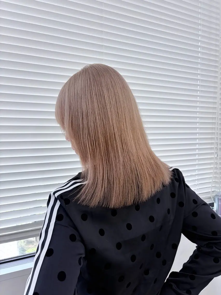 ロング カラー カット 個性派ウルフ ／ハッシュカットのヘアスタイル