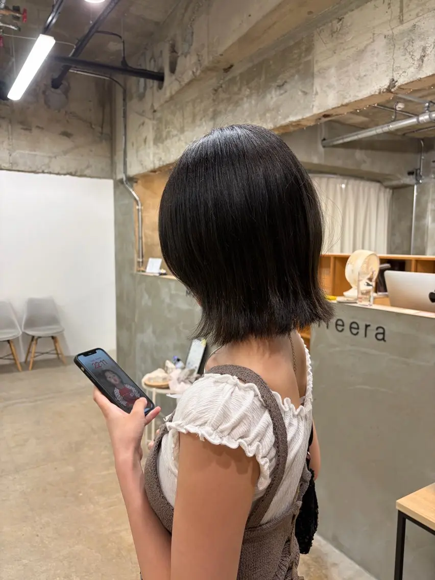 ショート カラー ヘアカラー 新屋 有希乃のヘアスタイル