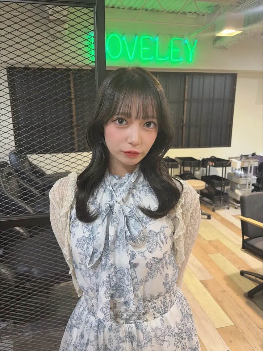 ロング ヘアカラー 💜🦋 COCONA🦋💜のヘアスタイル