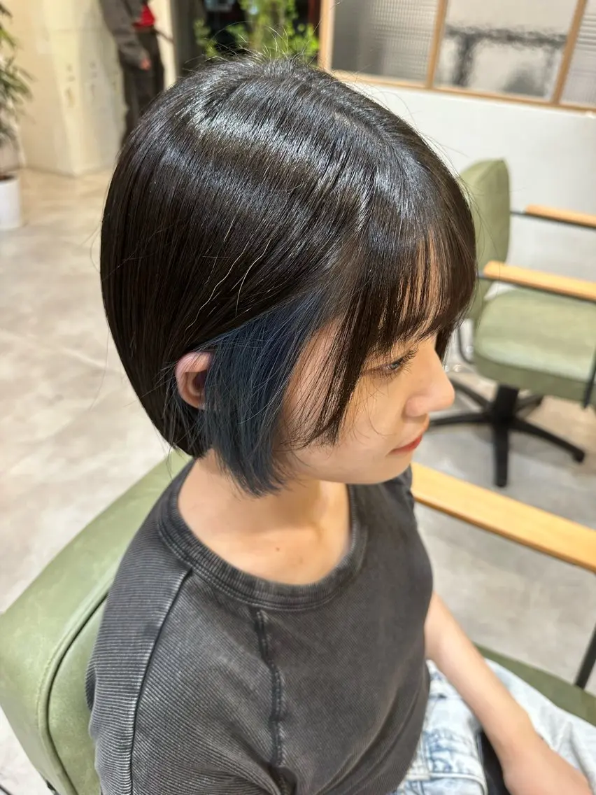 カラー desirbeaux 佐藤愛のヘアスタイル
