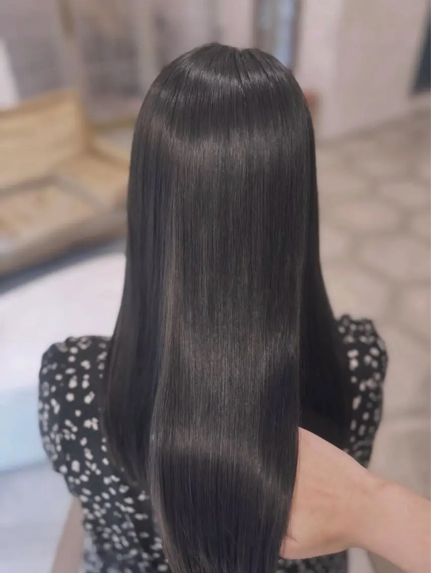 ロング カット ヘアカラー 縮毛矯正 トリートメント 堀江美容室 千晶のヘアスタイル
