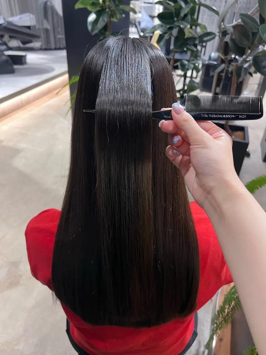 ロング 縮毛矯正 🫧うる艶カラー 𝐀𝐲𝐚𝐦𝐢のヘアスタイル
