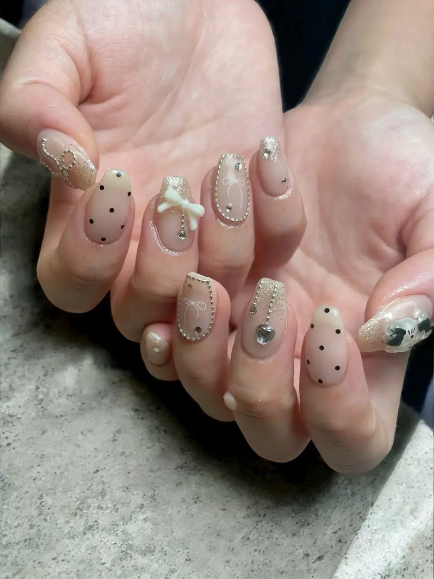 ネイル リボン ハンドネイル Hisaka Mikiのネイルデザイン