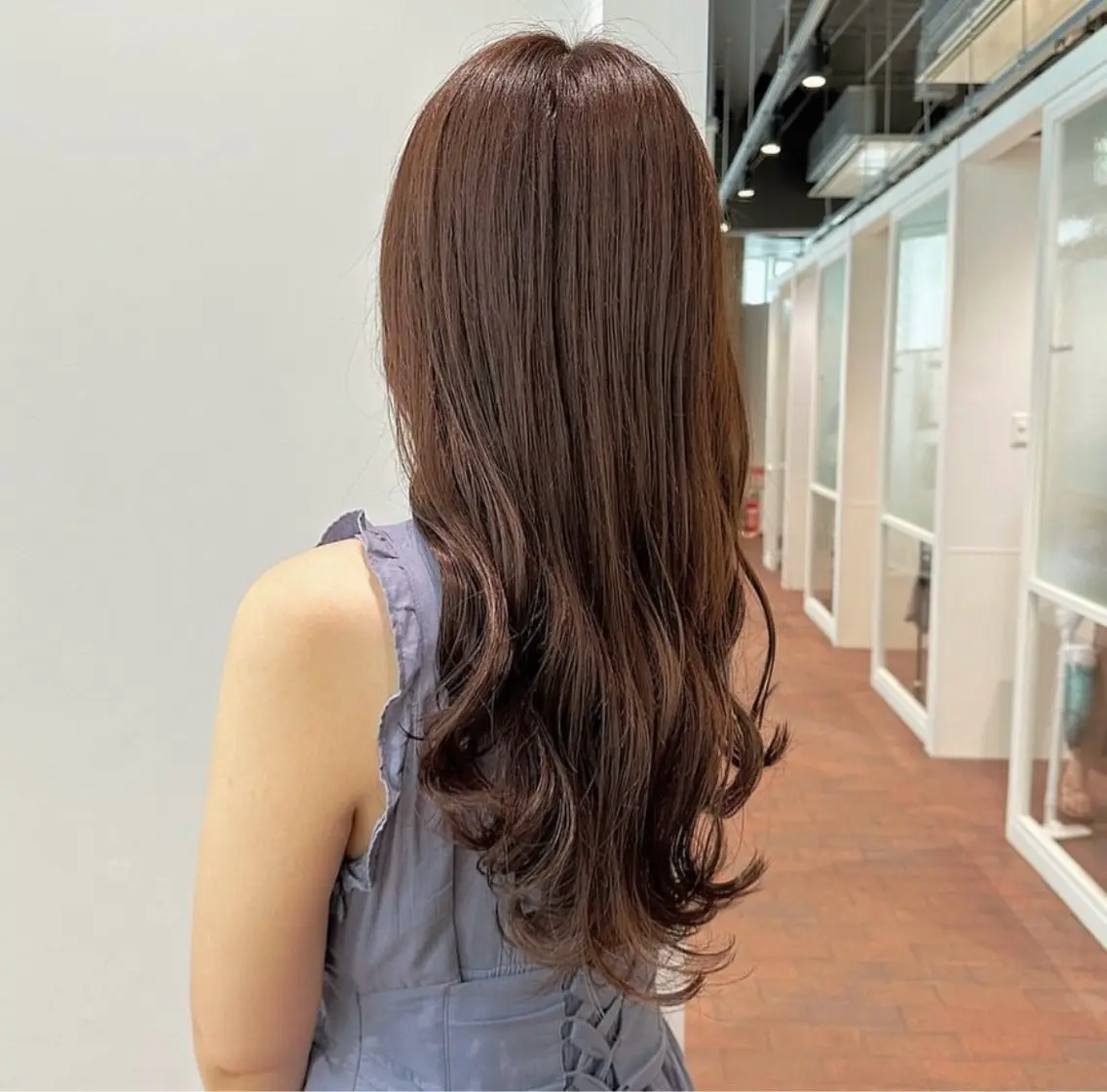 ロング カット ヘアカラー 透明感color MANAKAのヘアスタイル