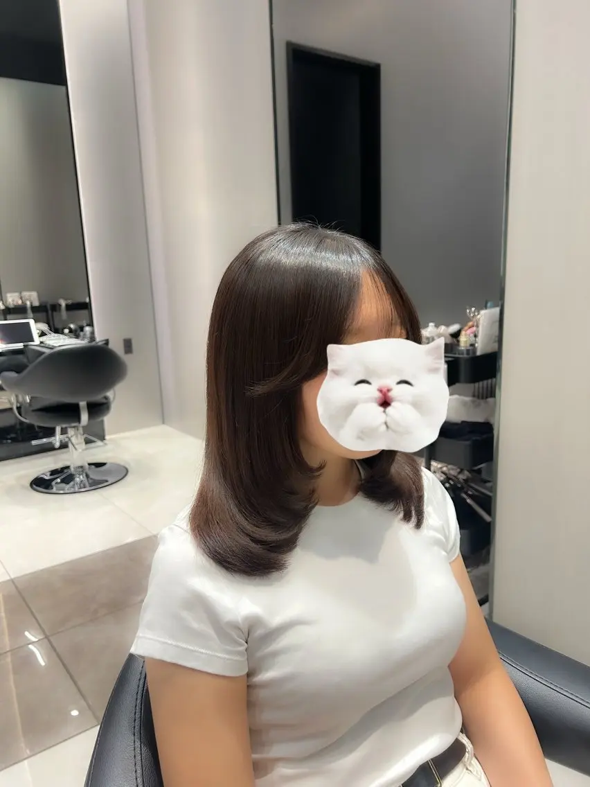 セミロング レイヤーカット 小顔カット カット 中村 夢咲のヘアスタイル