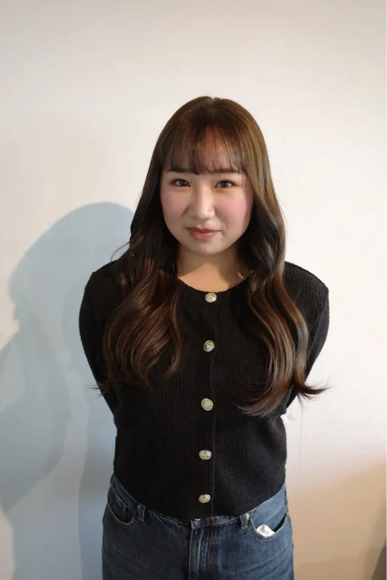 ロング カット ヘアカラー 安藤 結花のヘアスタイル
