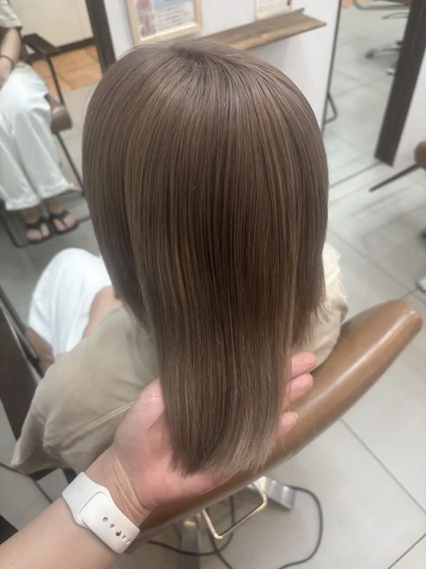 ミディアム カラー グレージュ ヘアカラー トリートメント 頭皮×髪質改善 透明感カラー💎中村のヘアスタイル