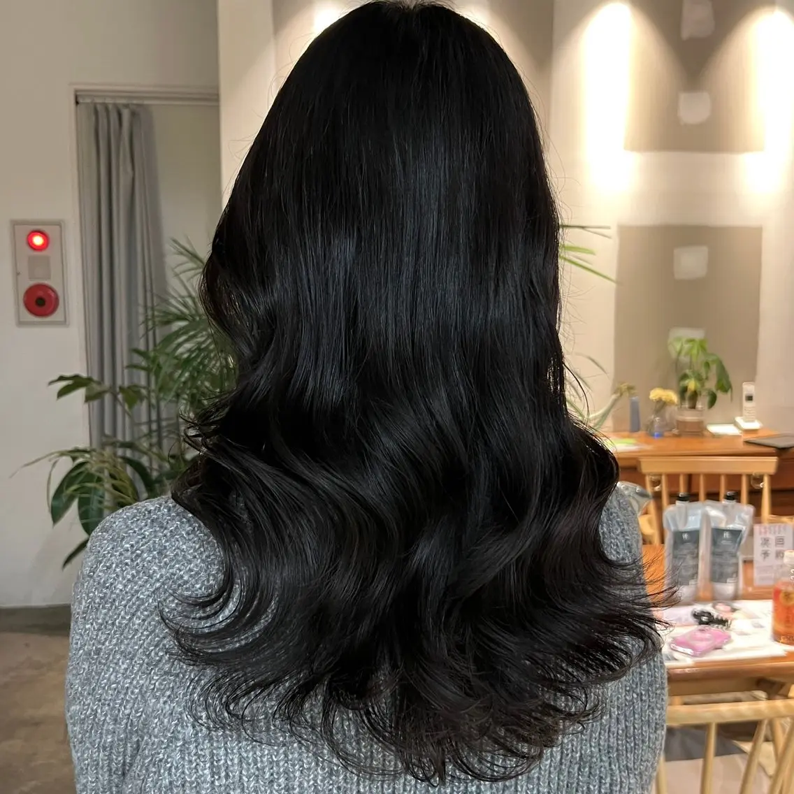 セミロング カラー 透明感カラー レイヤーカット 縮毛矯正 カット ヘアカラー トリートメント ムツキ/韓国レイヤー /艶カラー/縮毛矯正のヘアスタイル