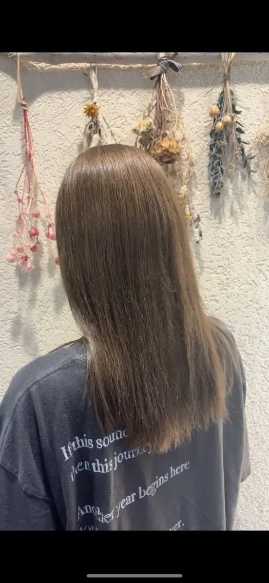 セミロング カラー ベージュカラー ヘーゼル ヘアカラー 棚邊 くるみのヘアスタイル